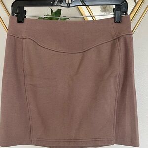 Lululemon Scuba High-Rise Mini Skirt
Taupetastic Size M